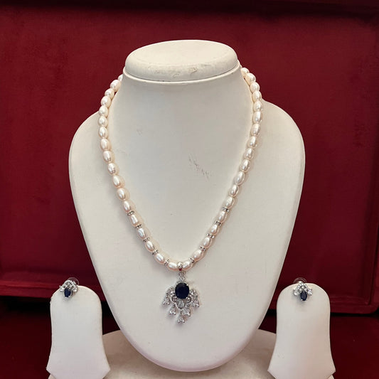 Set of Pendant with Pearl Chain