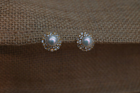 Pearl gold Stud Earrings