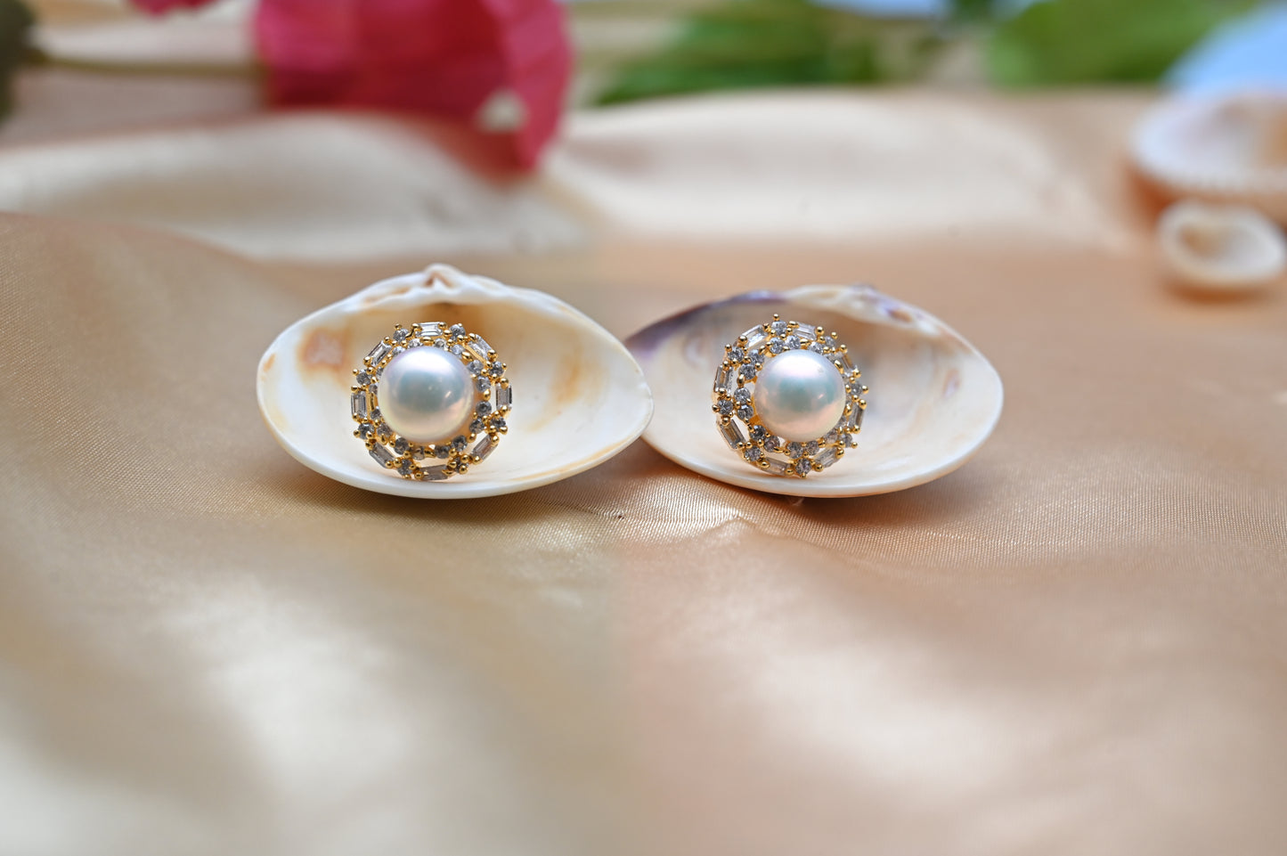 Pearl Studs gold