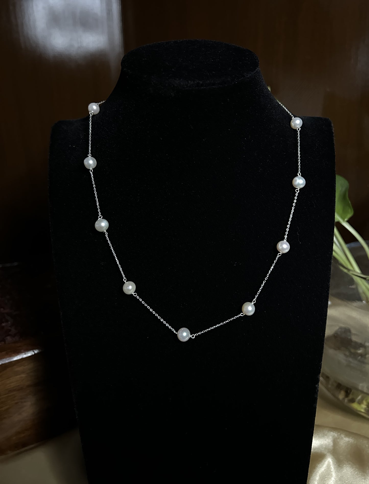 Silver pearl chain