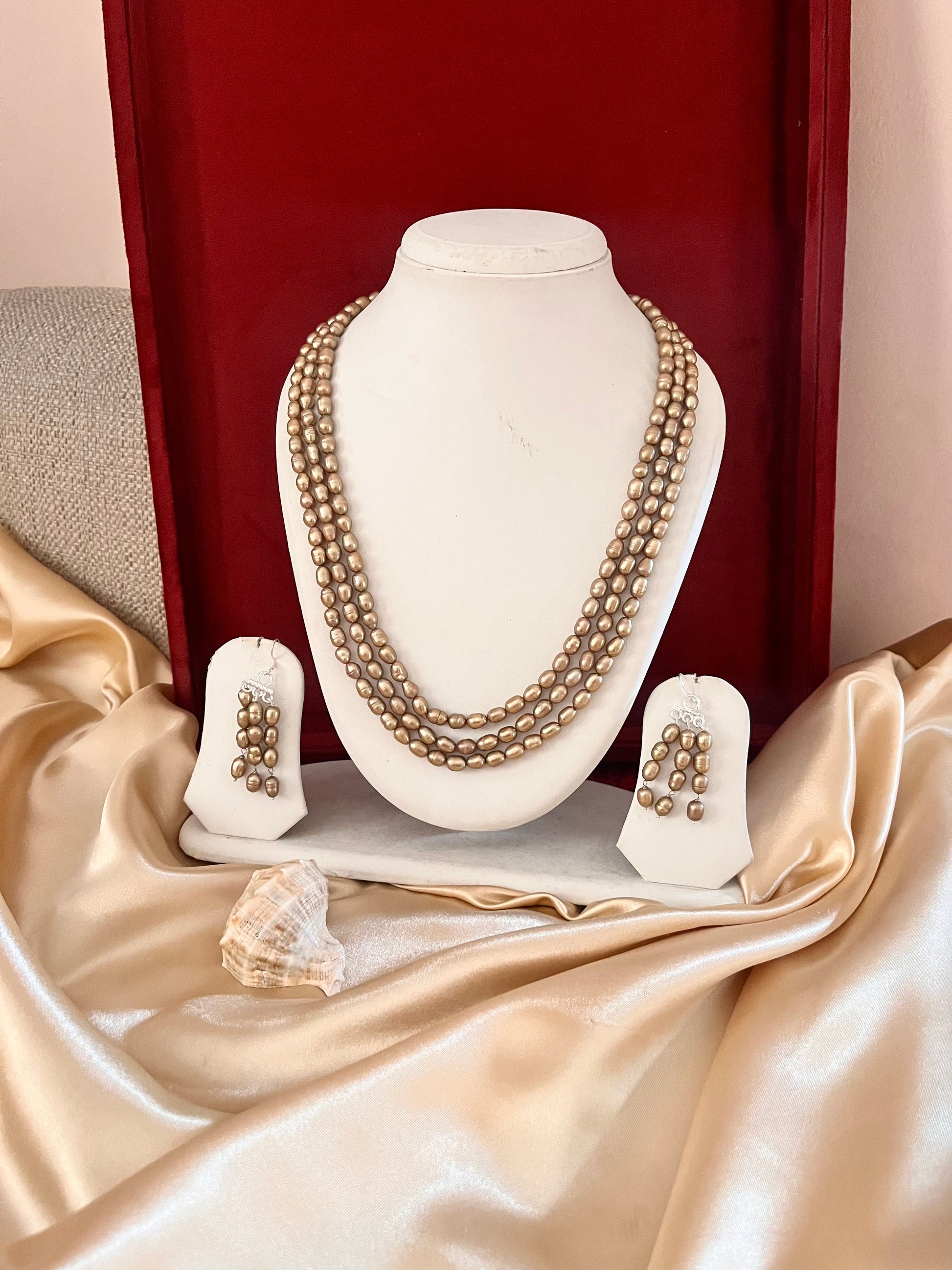3 line golden pearl necklace set