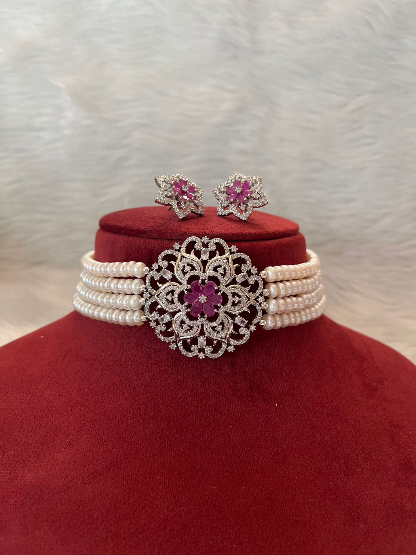 Kangana Pearl Choker Necklace Set
