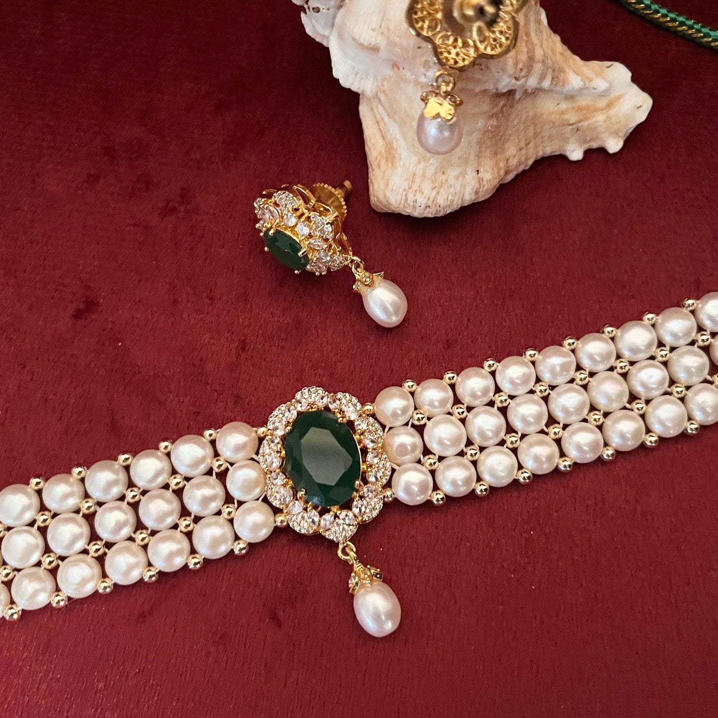 Emerald pearl choker necklace set
