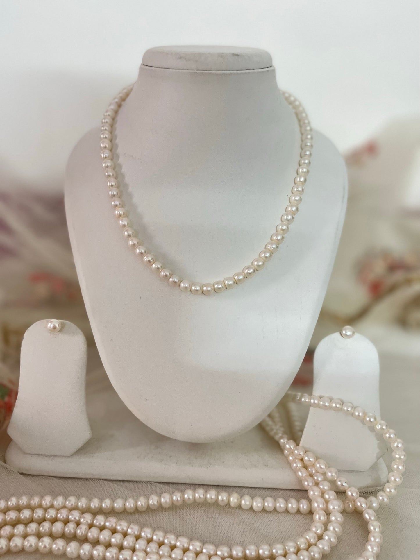 White Pearl necklace Set
